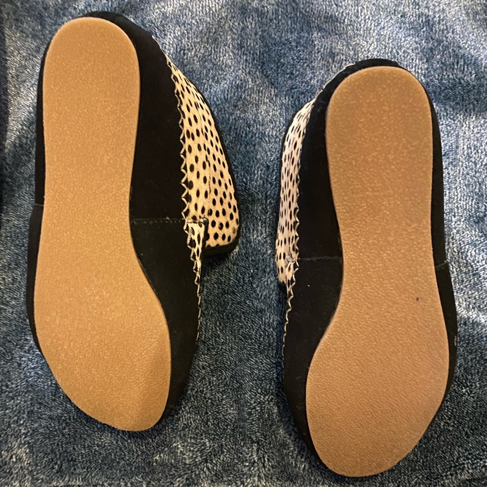 Llani Mini Dot Shearling Moccasins - Picture 9 of 11